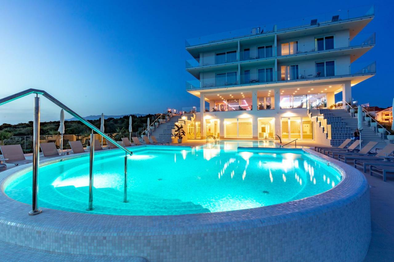 Hotel In Excelsis Novalja Ngoại thất bức ảnh